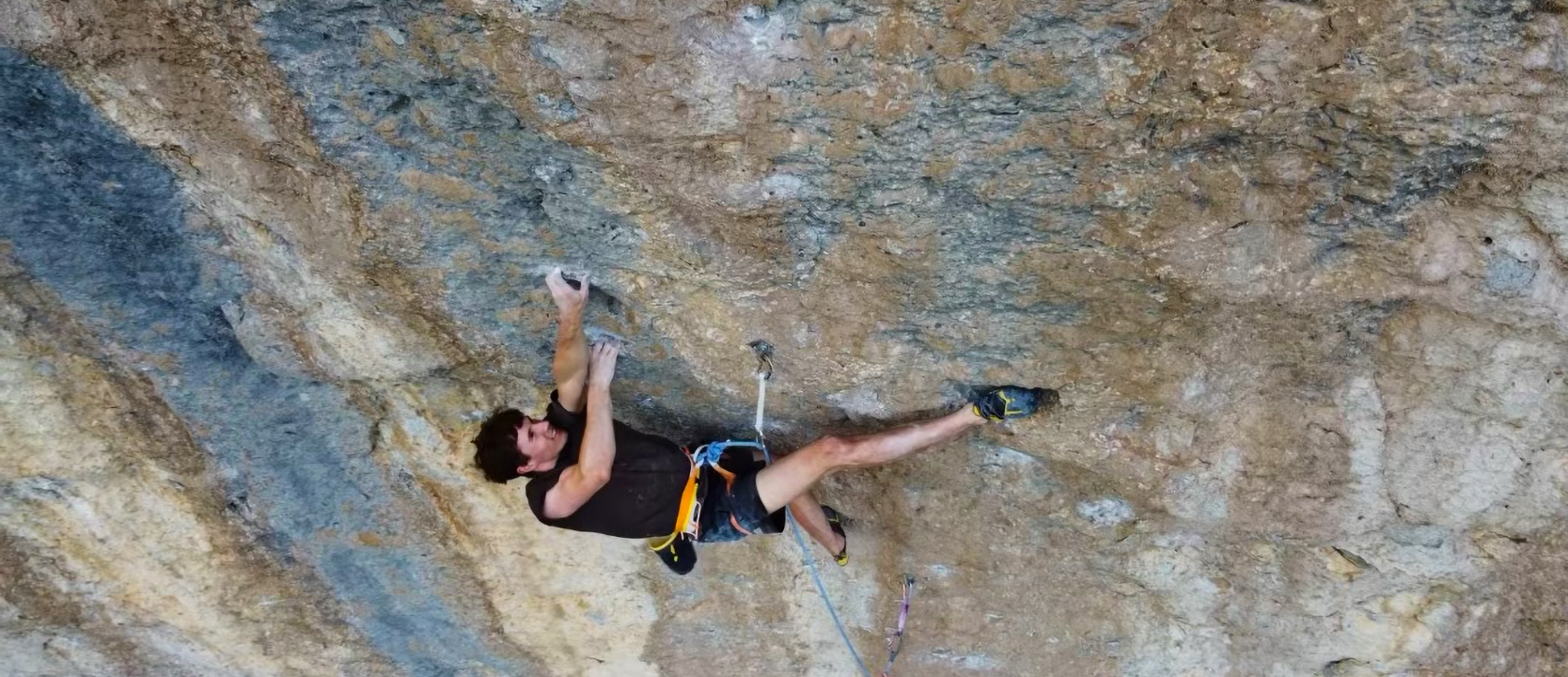 Pornographie 9a (26. Juni 2024)Zwischen den Worldcups im Sommer 2024 verbrachten wir zwei Wochen in Ceüse. Die Routen, die Aussicht und das Ambiente machen es zu einem meiner Lieblingsklettergebiete. Den Trip mit der Begehung von Pornographie (9a) abzuschliessen, war das Highlight (Video auf YouTube)!